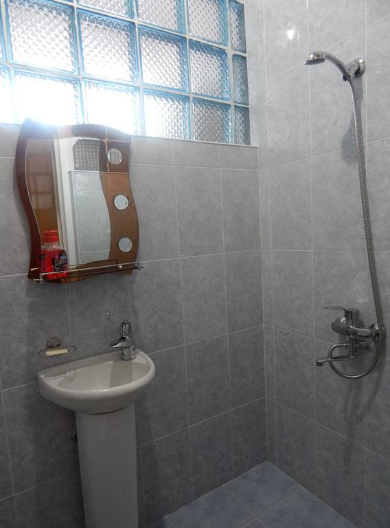 Ineza'S Guest House Kazbegi Ngoại thất bức ảnh